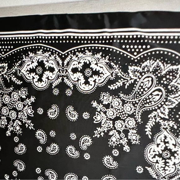 Women Paisley Scarf - Picture 2 of 7